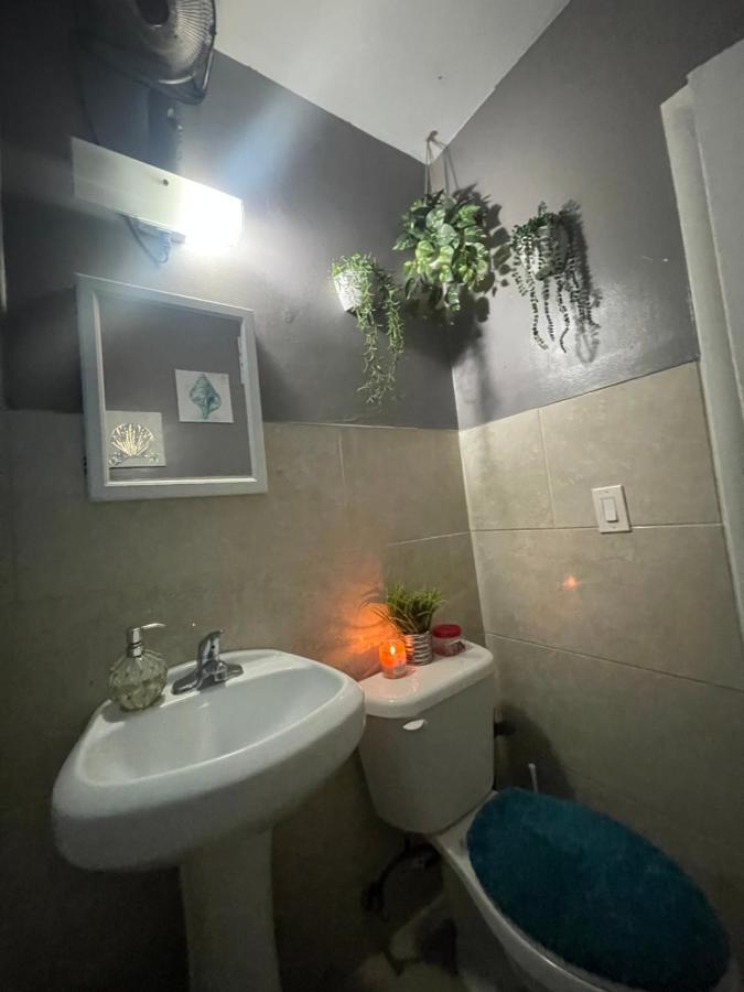 Miami Vibes "Hostel-Like" Shared Room Норт-Маямі Екстер'єр фото
