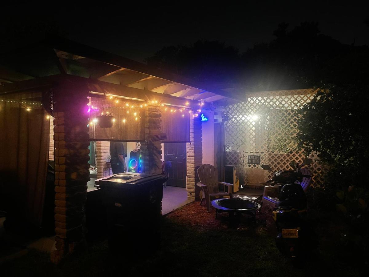 Miami Vibes "Hostel-Like" Shared Room Норт-Маямі Екстер'єр фото