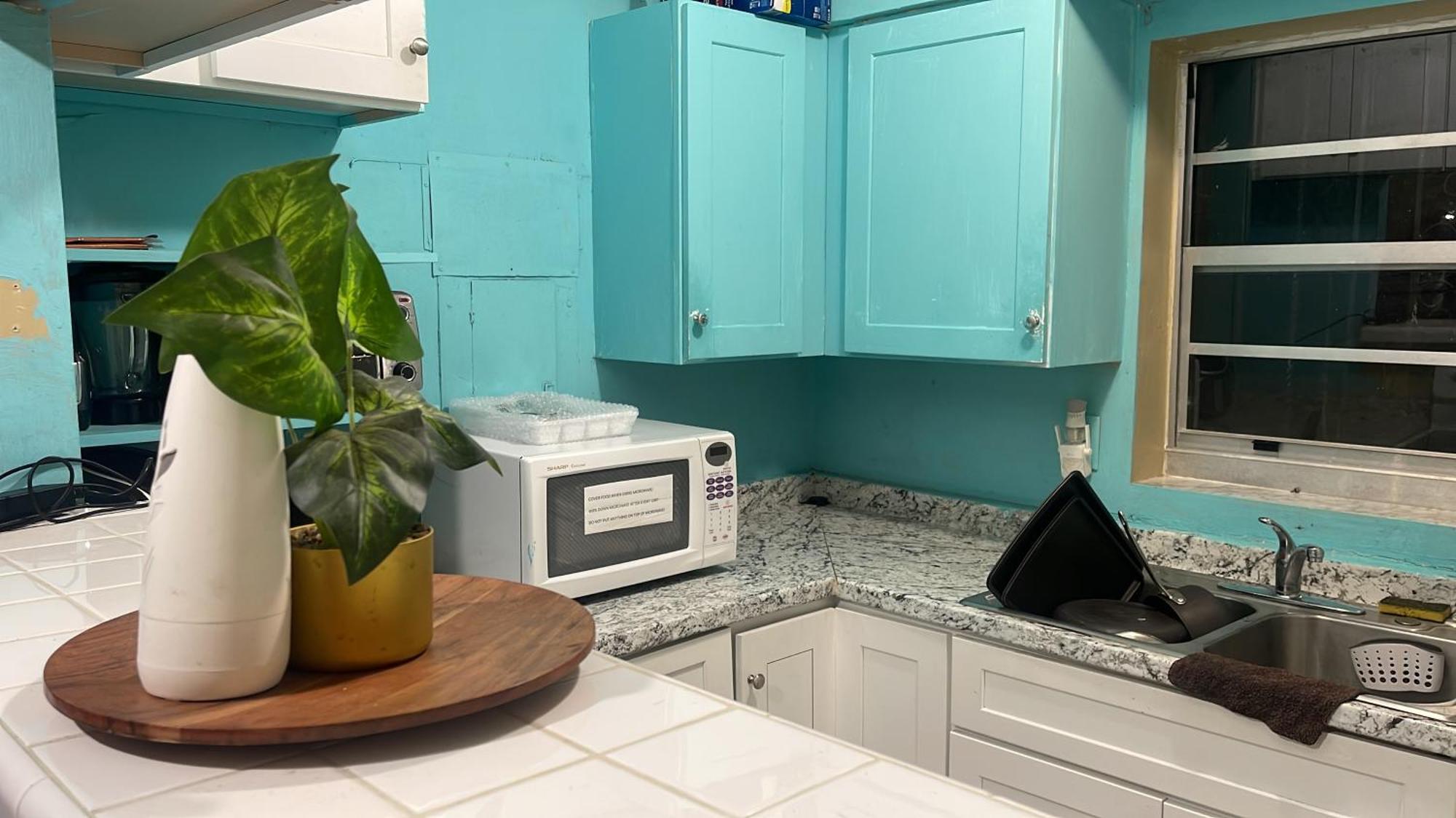 Miami Vibes "Hostel-Like" Shared Room Норт-Маямі Екстер'єр фото