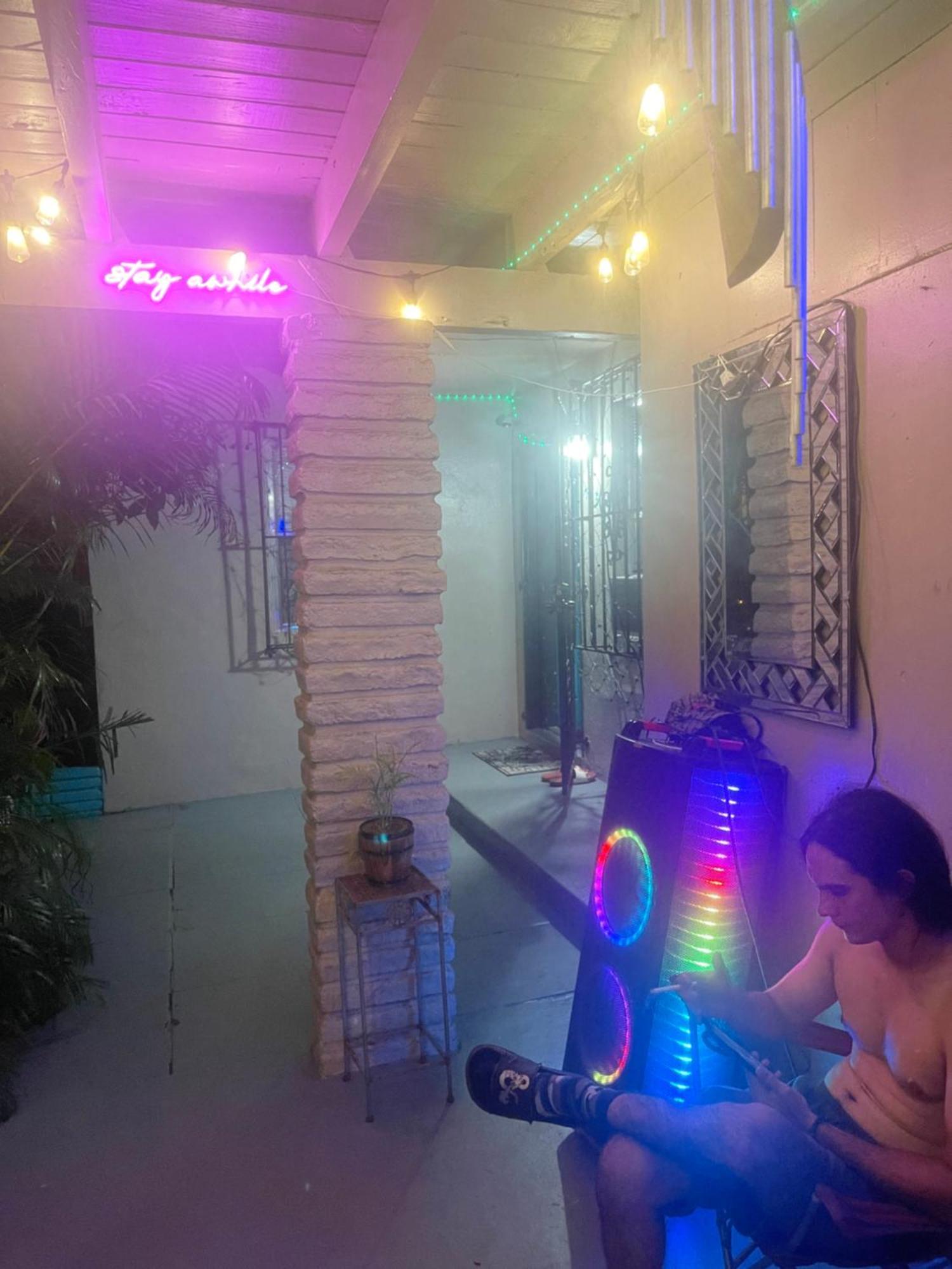 Miami Vibes "Hostel-Like" Shared Room Норт-Маямі Екстер'єр фото